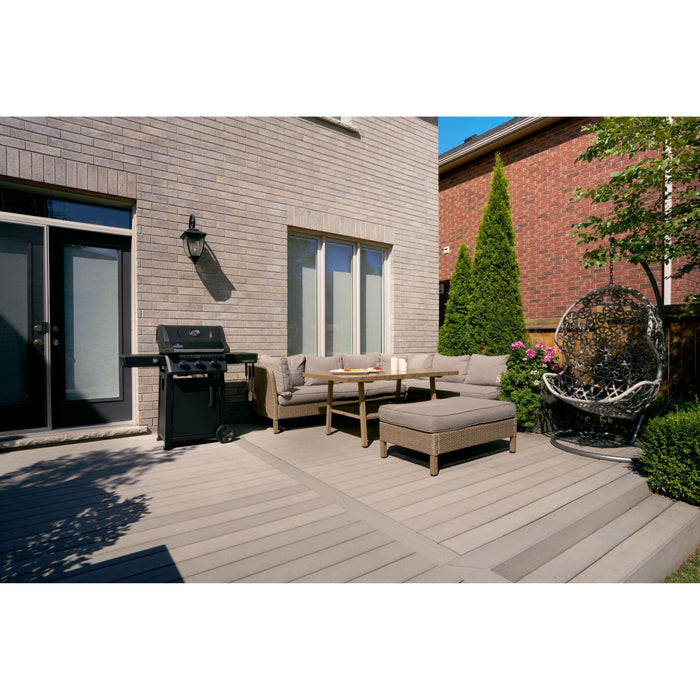 Napoleon Freestyle 365 Grill - Matte Black