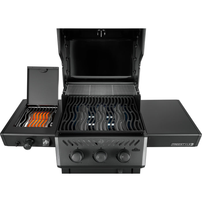 Napoleon Freestyle™ Pro 365 Grill - Matte Black