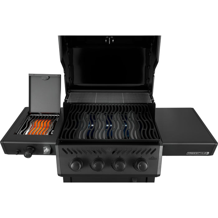 Napoleon Freestyle™ Pro 425 Grill - Matte Black