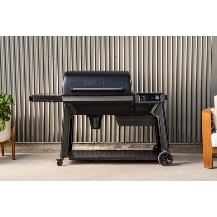 Traeger Woodridge Pro Wood Pellet Grill