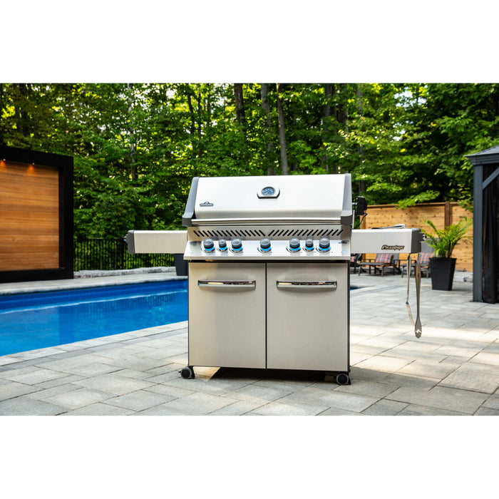 Napoleon Prestige� 665 Grill with Infrared Side and Rear Burners